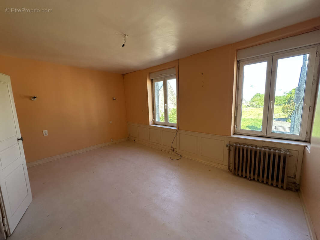 Maison à REFFUVEILLE