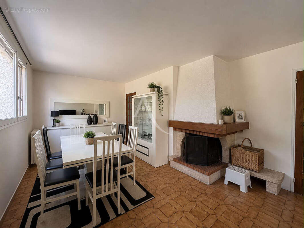 Maison Epinay Sous Senart 6 pièce(s) 118 m2 - photo 3