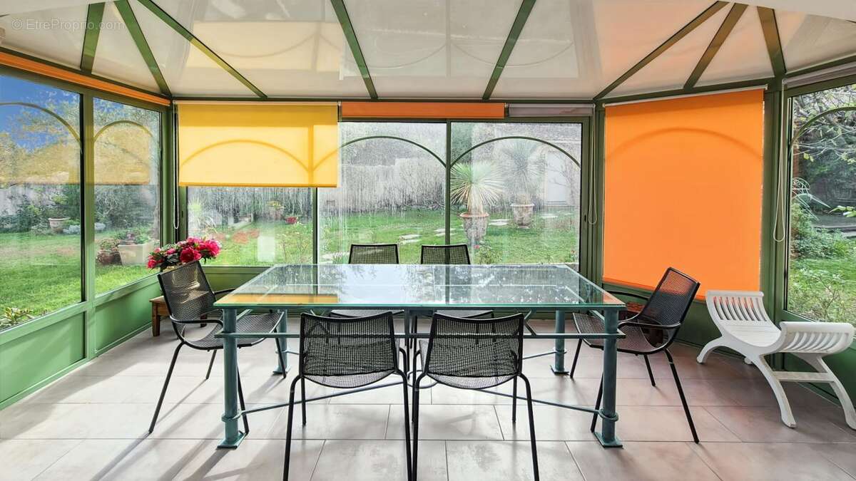 Maison à SAINT-SATURNIN-LES-AVIGNON