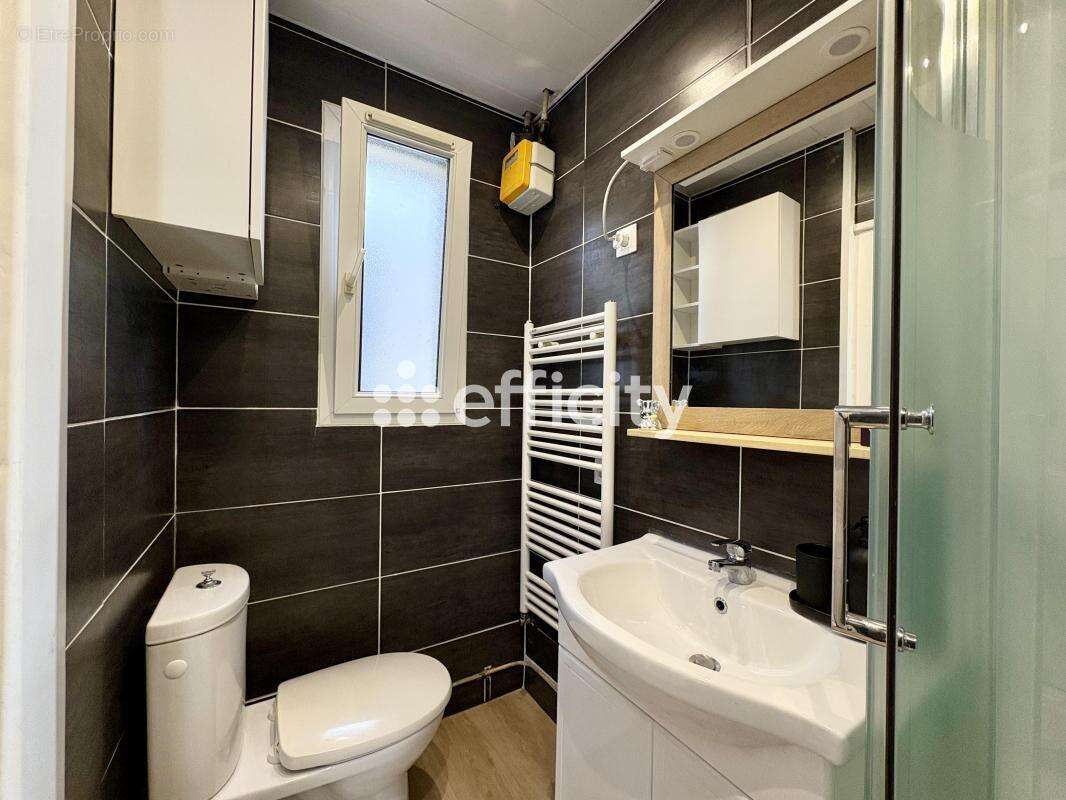 Appartement à COURBEVOIE