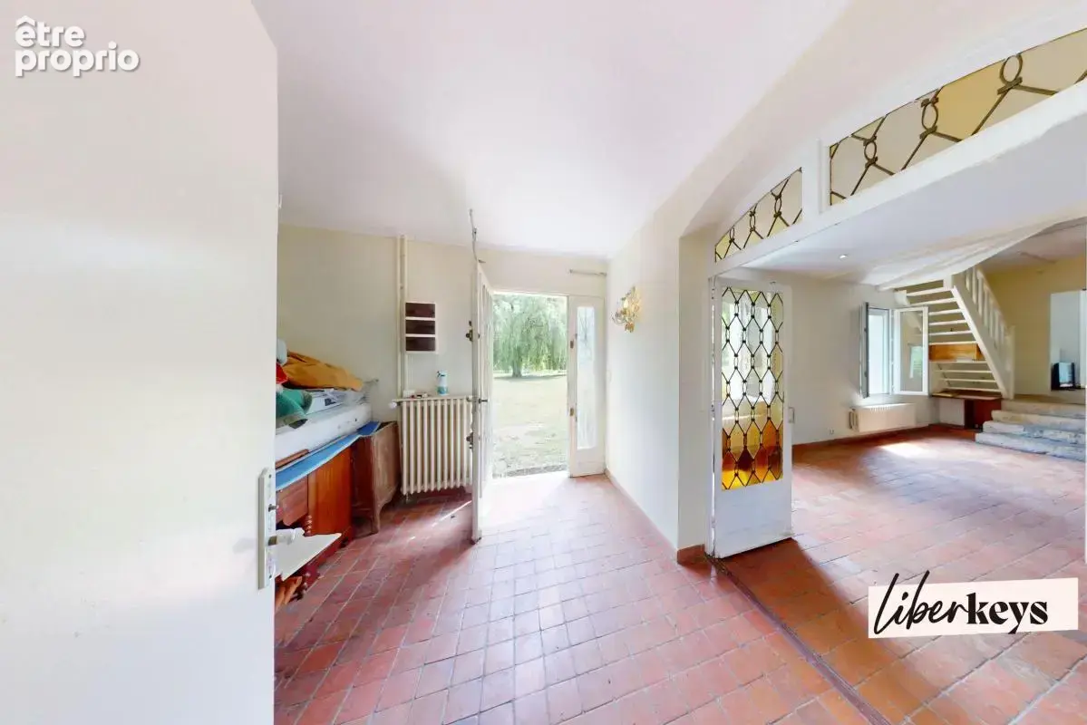 Propriété de 221 m² carrez zt 274 m² surface totale de 7 pièces dans le Vexin à la lisière de la Troesne à Trie-Château 60590 - photo 4