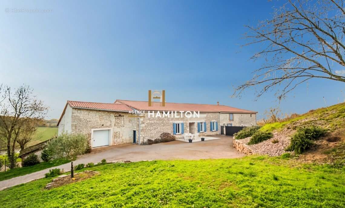 Maison à SAINTE-CROIX