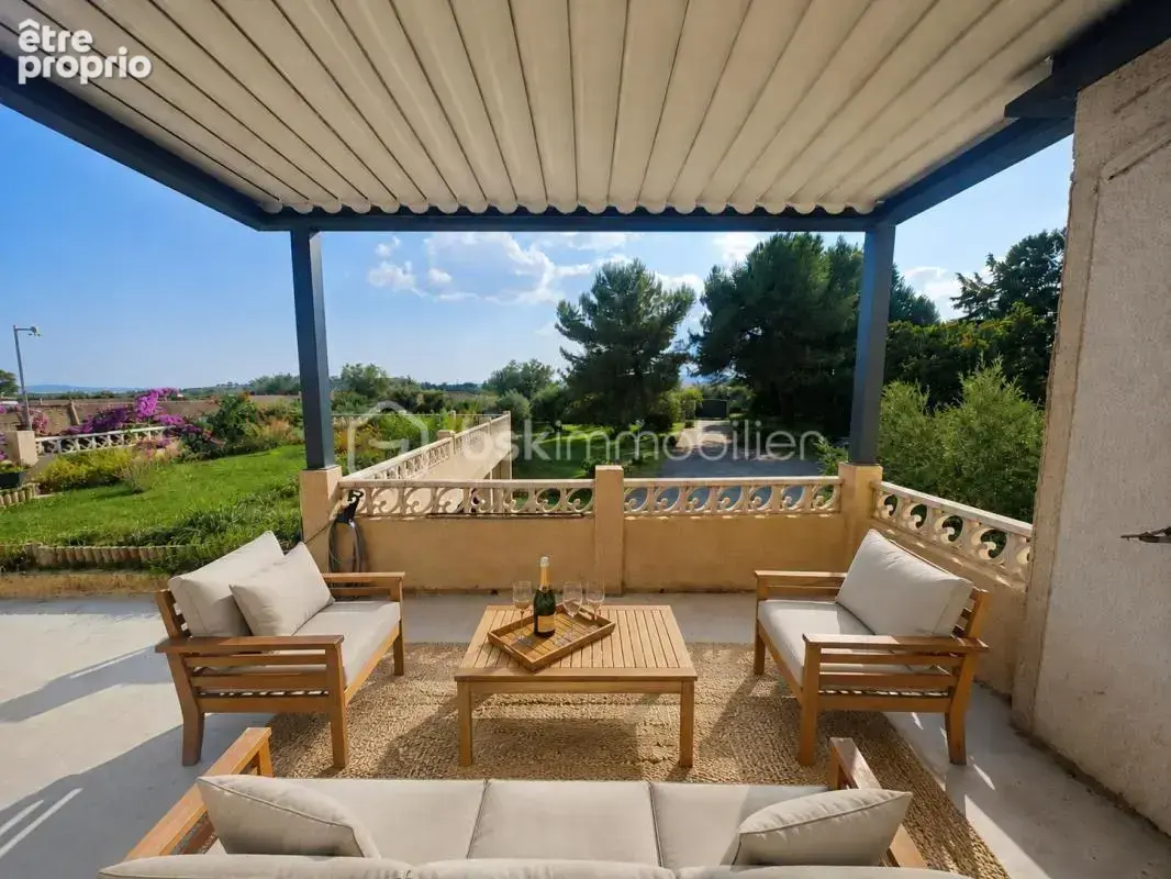 Montbazin à 20 min de Montpellier et Sète !!! – Propriété de caractère de 233 m² sur 3285 m² constructibles - photo 3