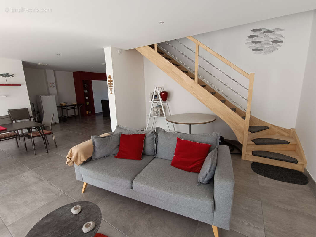 Maison à SAINT-LAURENT-DE-LA-SALANQUE