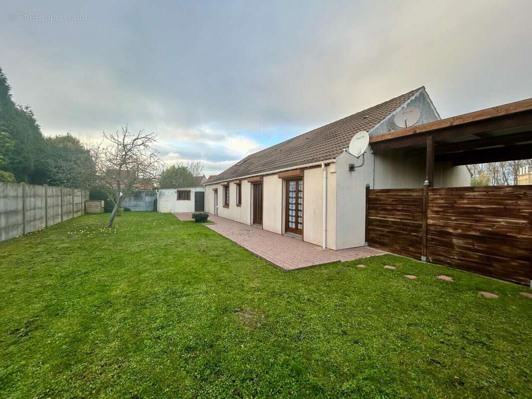 Maison à SAINT-FOLQUIN