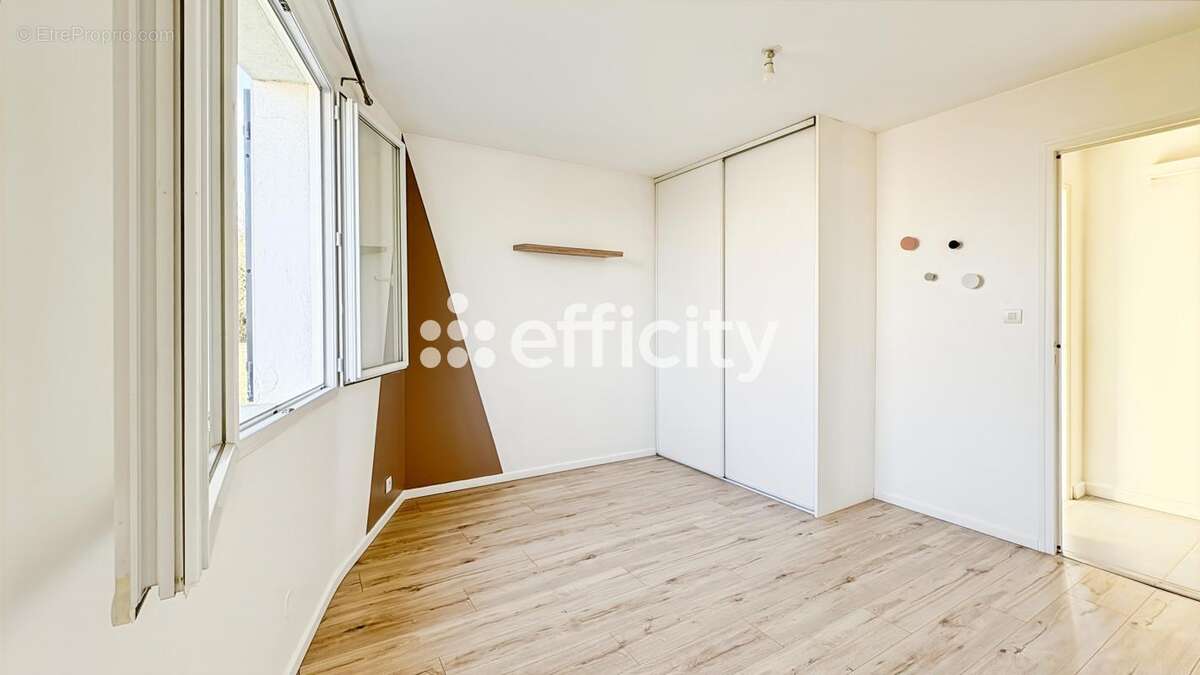 Maison à CHAILLEVETTE