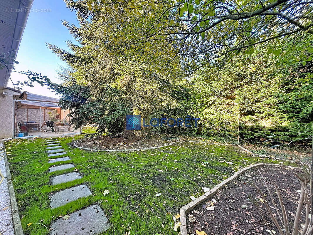 Maison à SAINT-PIERRE-DU-PERRAY