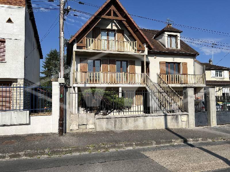 Maison à QUINCY-SOUS-SENART