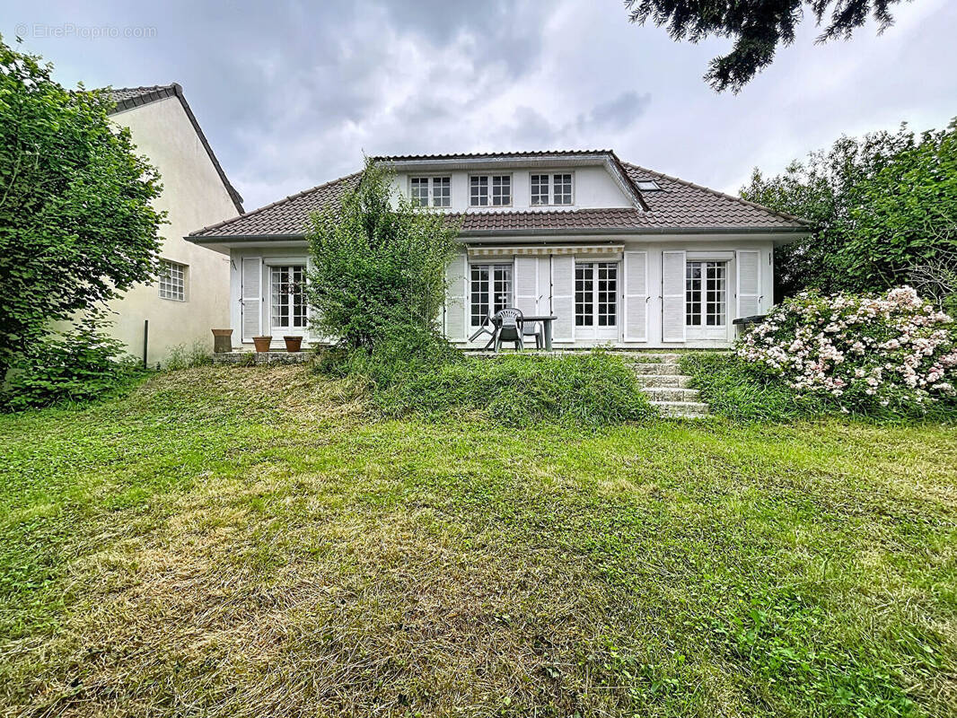 Maison à YERRES
