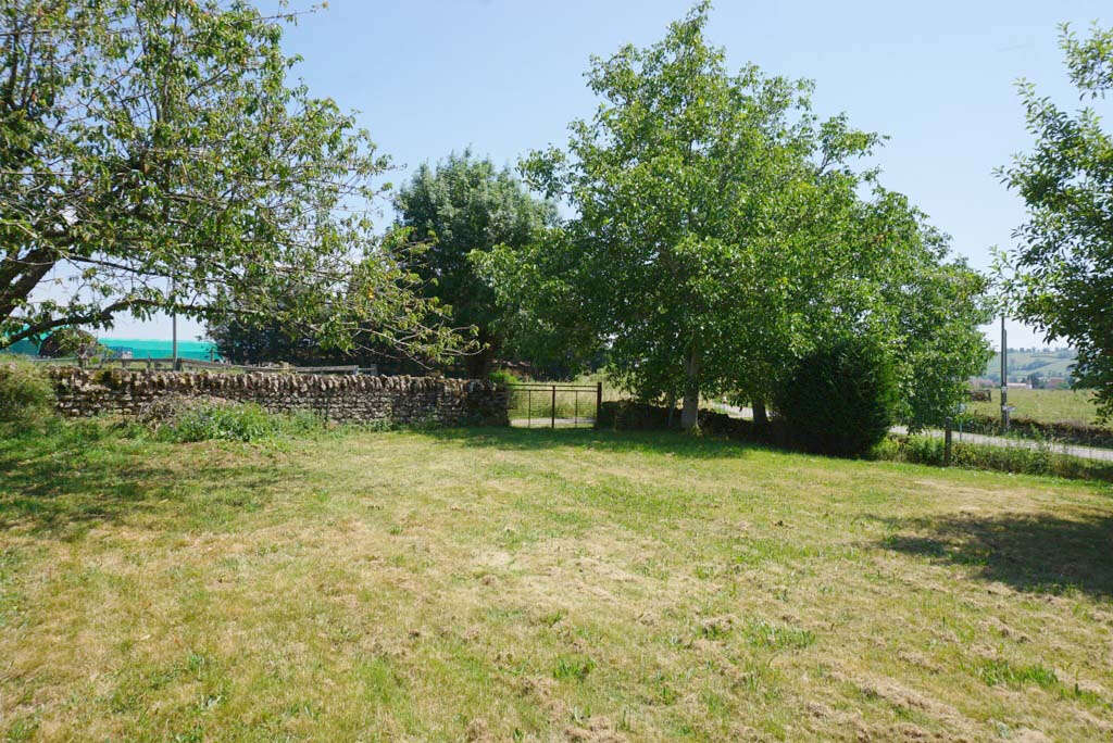 Maison à SAINT-CHRISTOPHE-EN-BRIONNAIS