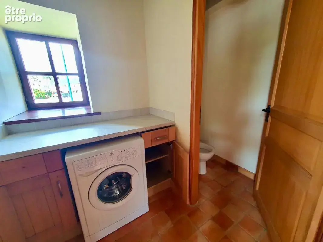 Sally HICKEY vous présente cette maison ancienne rénovée en pierres. 6 pièces, jardin clos & grand parking - photo 5
