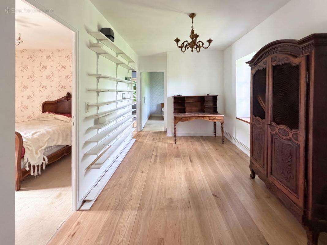 Maison 163 m² à Saint-Julien-De-Lampon  - photo 8