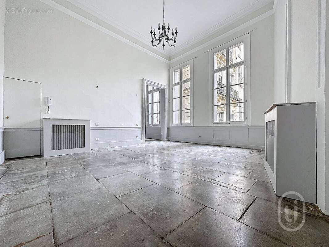 Montpellier - coeur ecusson - t4 bourgeois 202 m² - photo 4