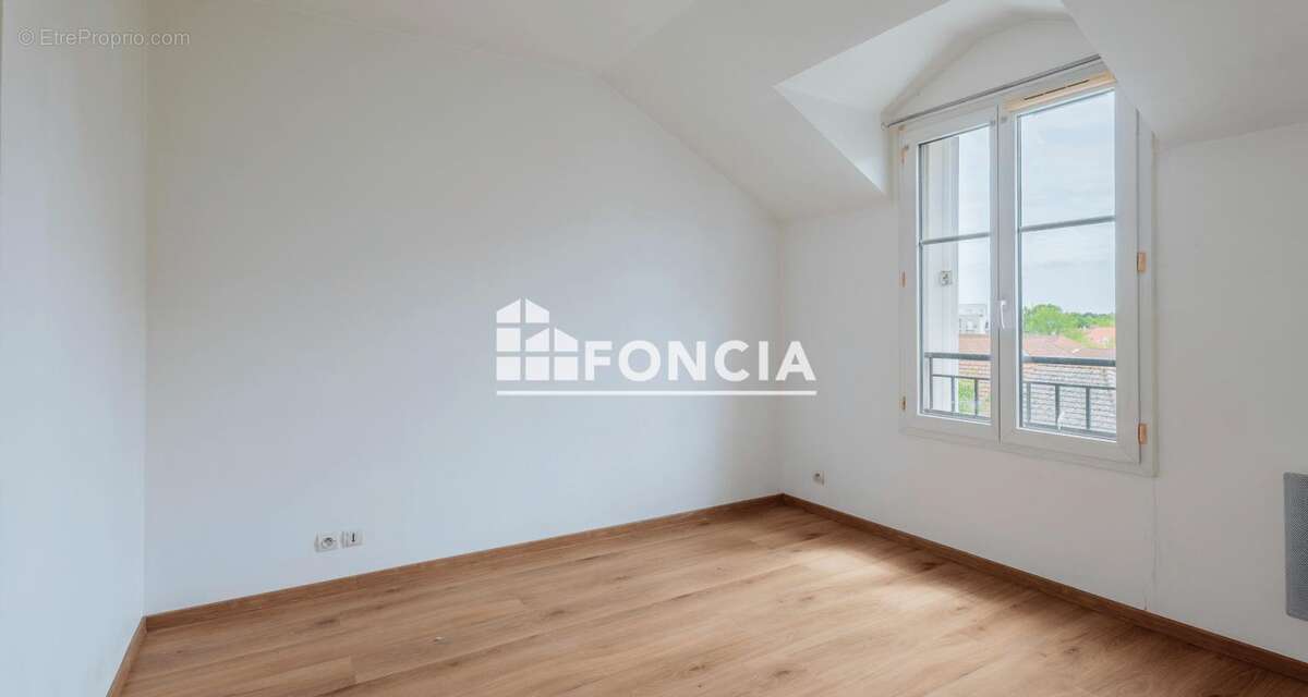 Appartement à BAILLY-ROMAINVILLIERS