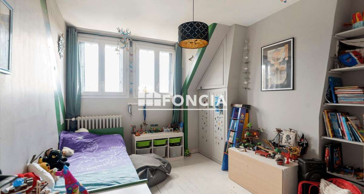 Coup de cœur assuré pour cette maison de ville au charme préservé, idéalement située proche gare et commodités - photo 9