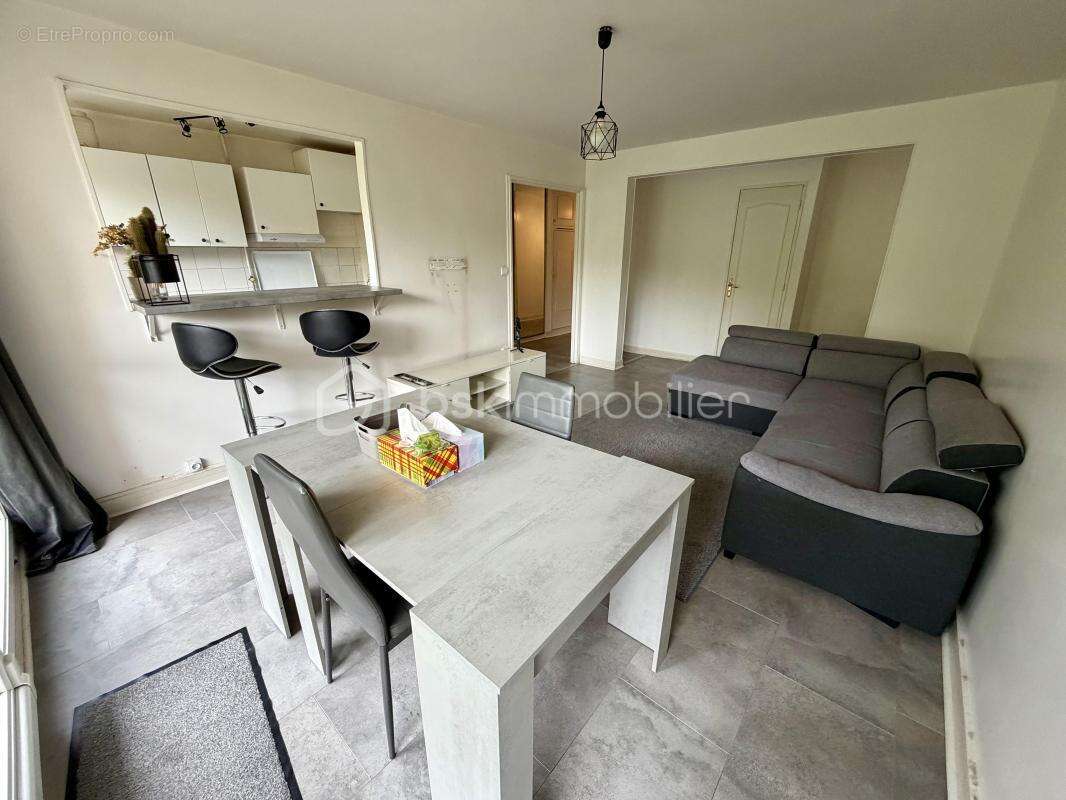 Appartement f3 71m2 avec balcon + cave + parking - photo 5