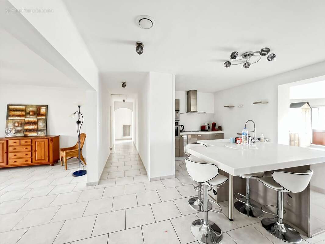 Maison à LA SALVETAT-SAINT-GILLES