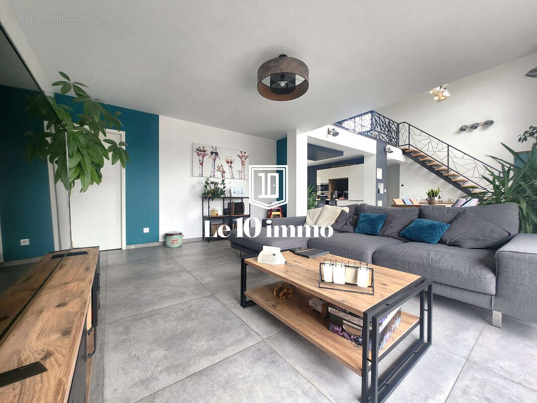 Salon - Maison à DISTRE