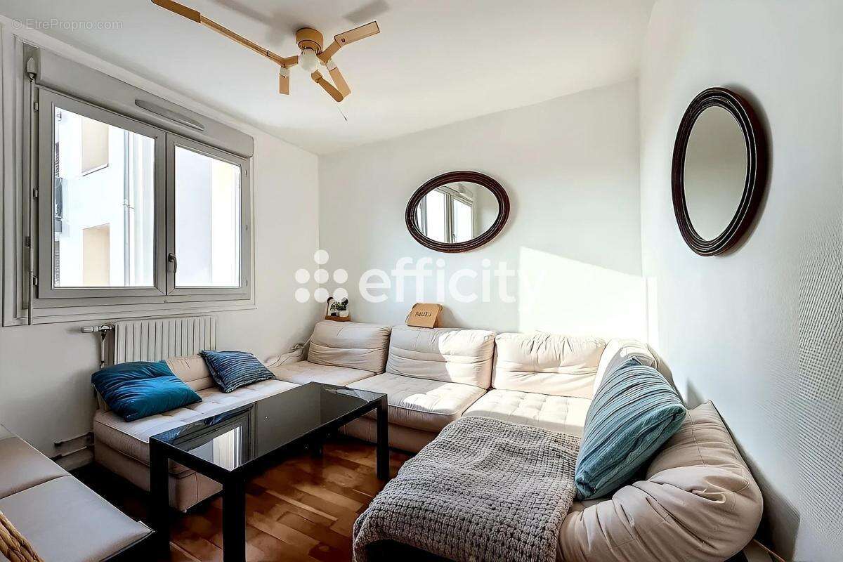 Appartement à DECINES-CHARPIEU