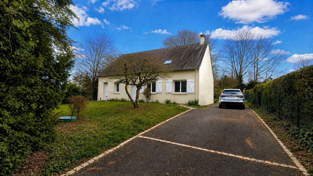 Maison à METTRAY