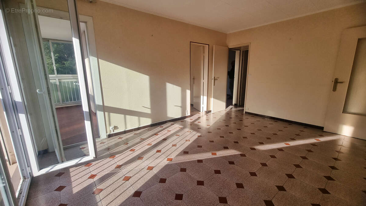 Appartement à LA VALETTE-DU-VAR