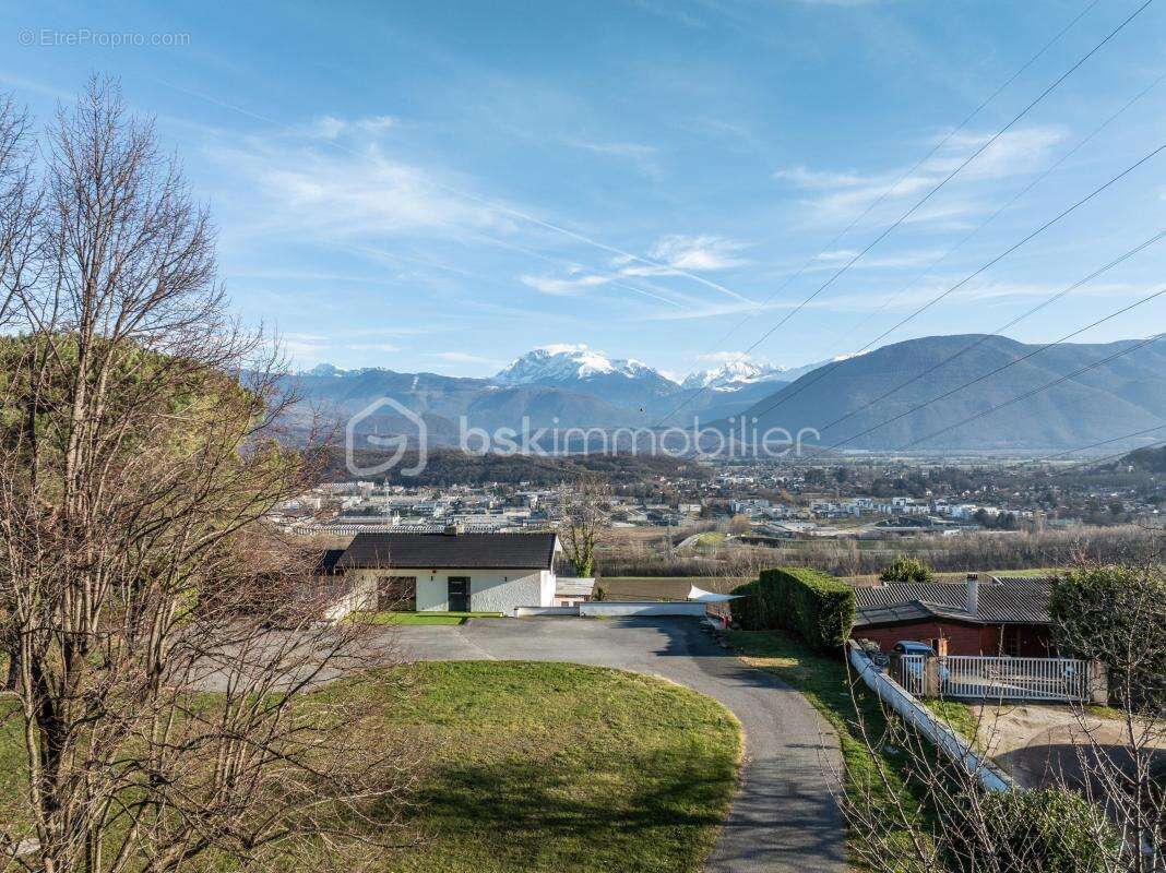 Maison à VARCES-ALLIERES-ET-RISSET