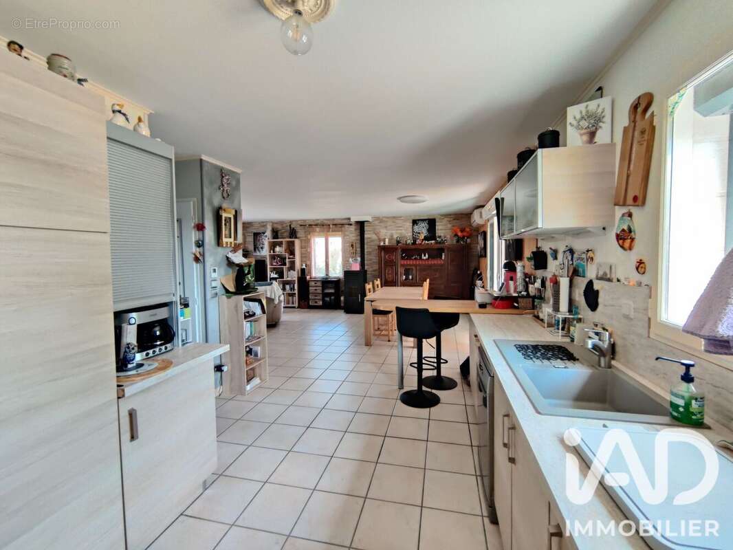 Photo 4