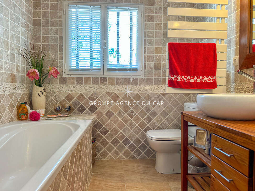 Maison à LES ISSAMBRES