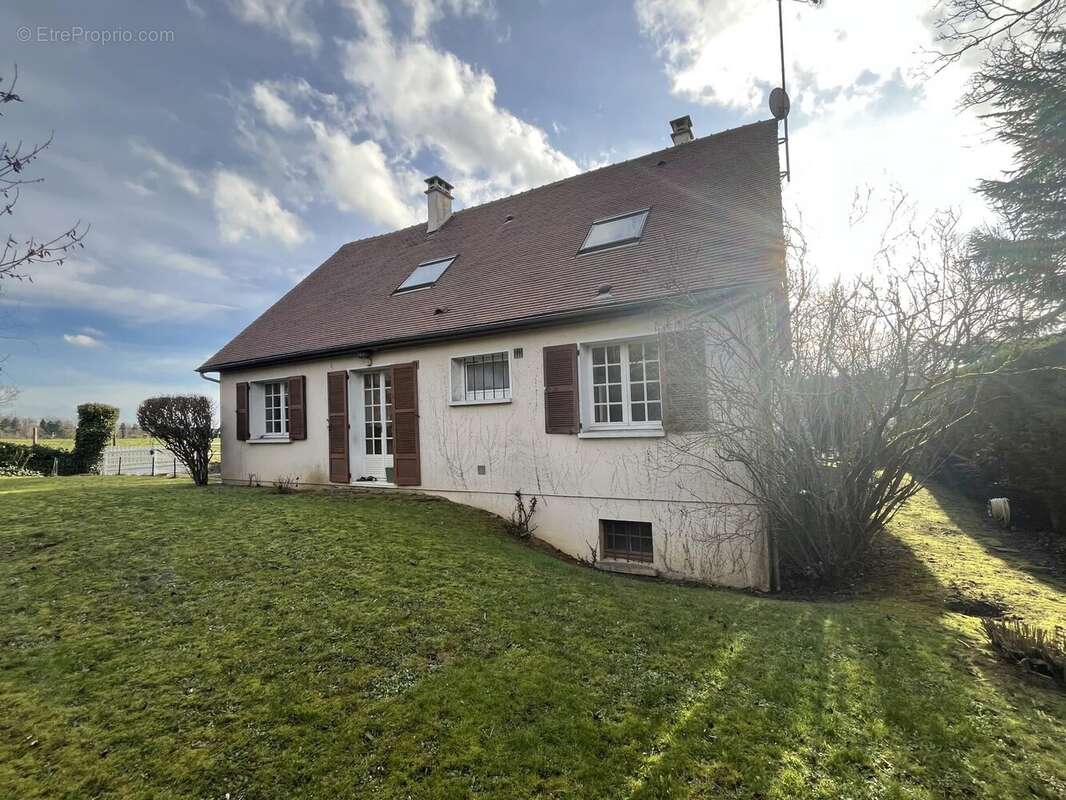 Maison à FAVEROLLES