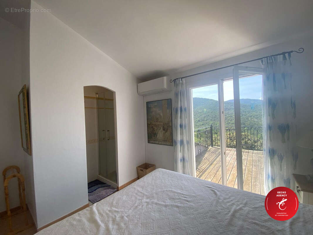 Maison à ROQUEBRUNE-SUR-ARGENS