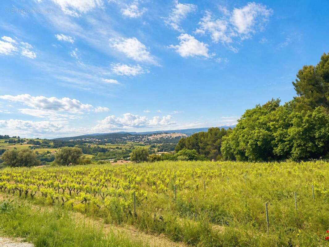 Terrain à bâtir de 522 m² à LE CASTELLET (83) - photo 2