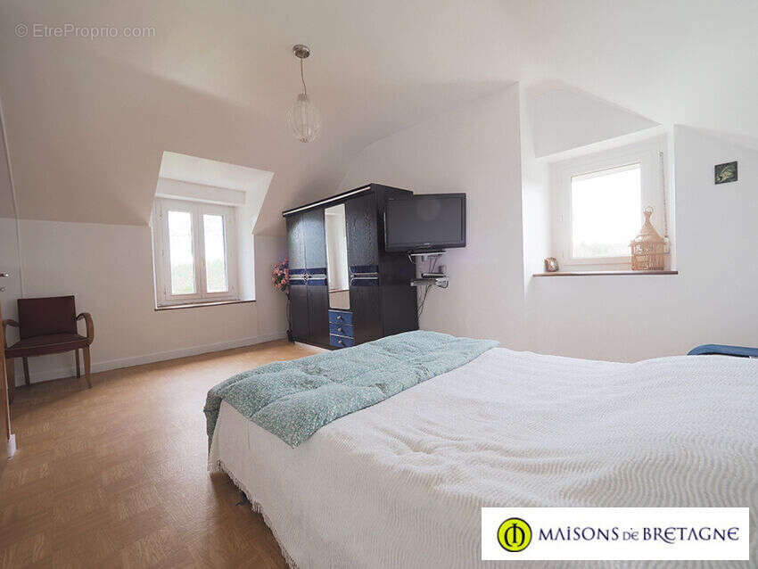 Maison Guiscriff 7 pièce(s) 195 m2 - photo 10