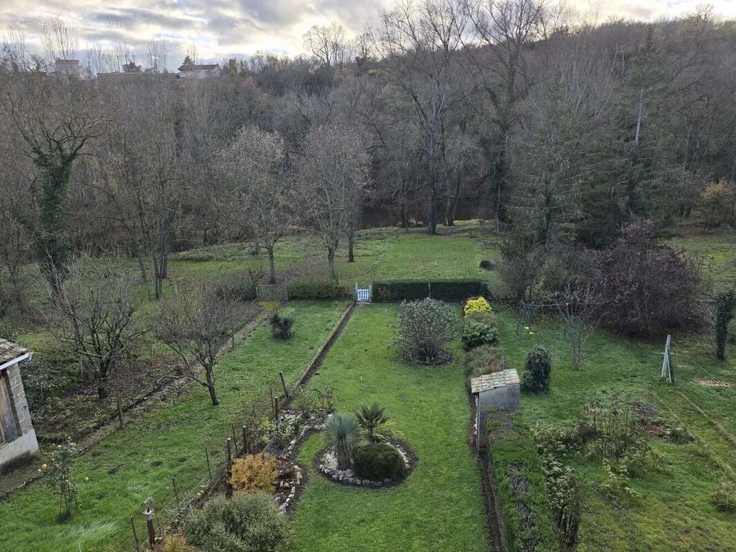 Maison à AUZAT-LA-COMBELLE