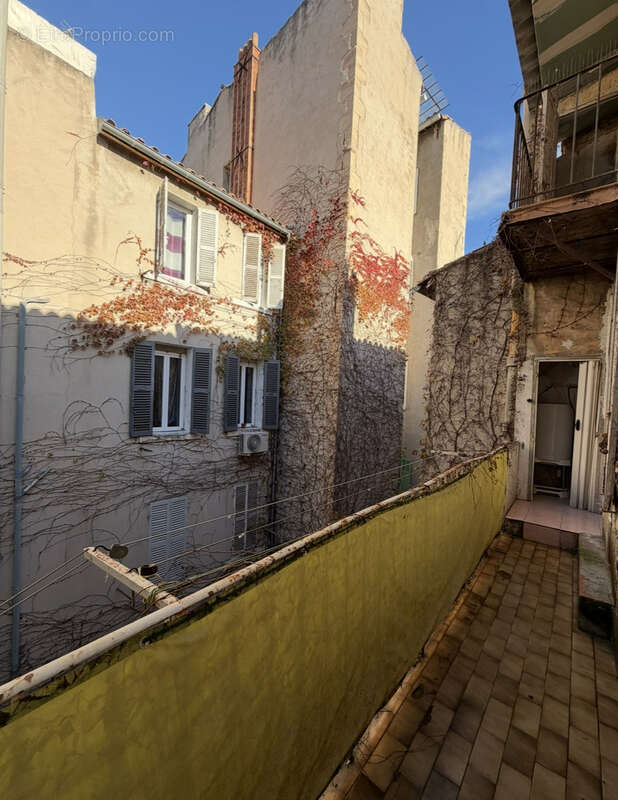 Appartement à MARSEILLE-5E