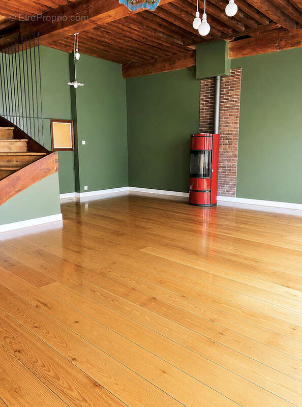 Maison de Caractère XVIIe siècle   Pierres - Plus de 160 m2 exploitables   2 Cours - Proche Monistrol s/Loire - photo 4