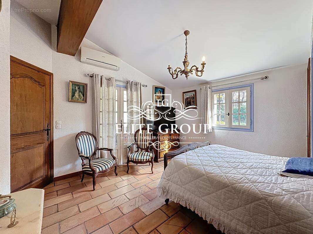 Maison à MOUGINS