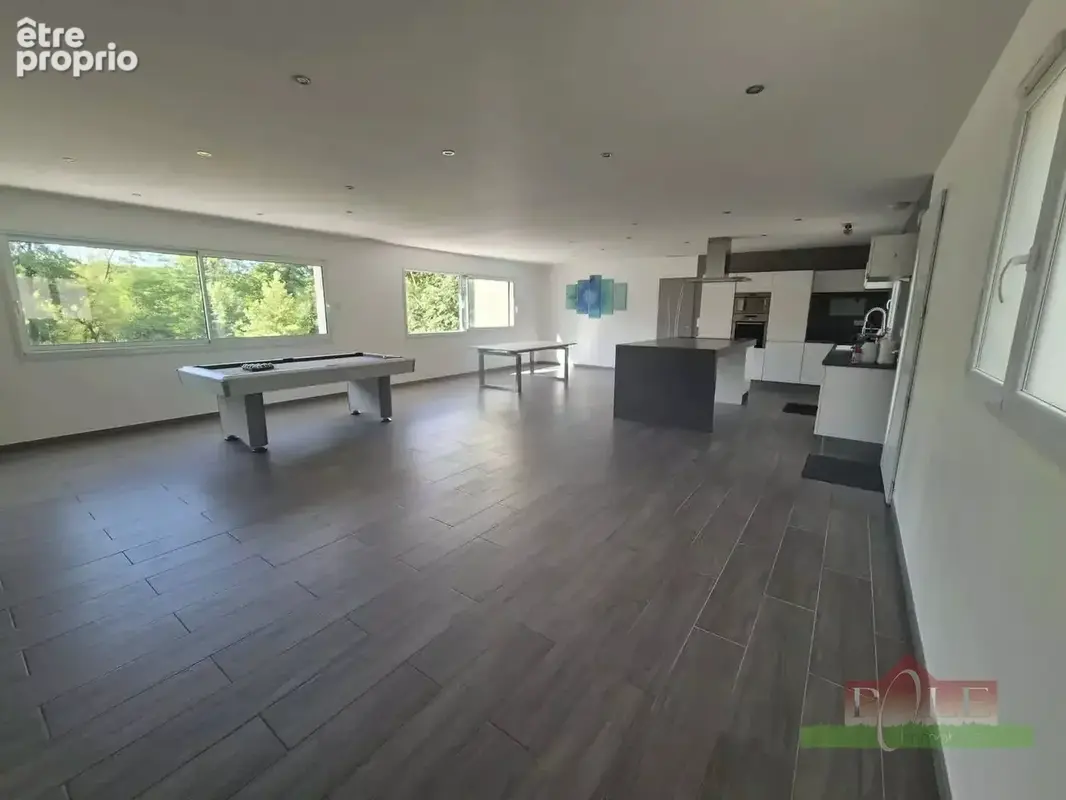 Villa familiale de 185 m² avec un grand terrain offrant  piscine, étang .. - photo 8