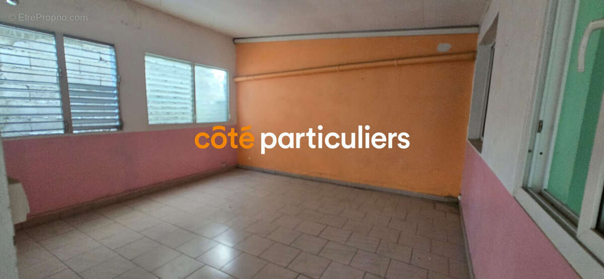 Maison à LES ABYMES