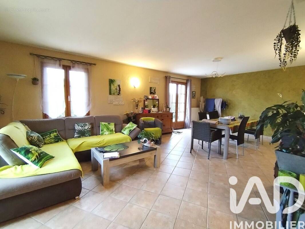 Photo 1 - Maison à PRECY-SAINT-MARTIN