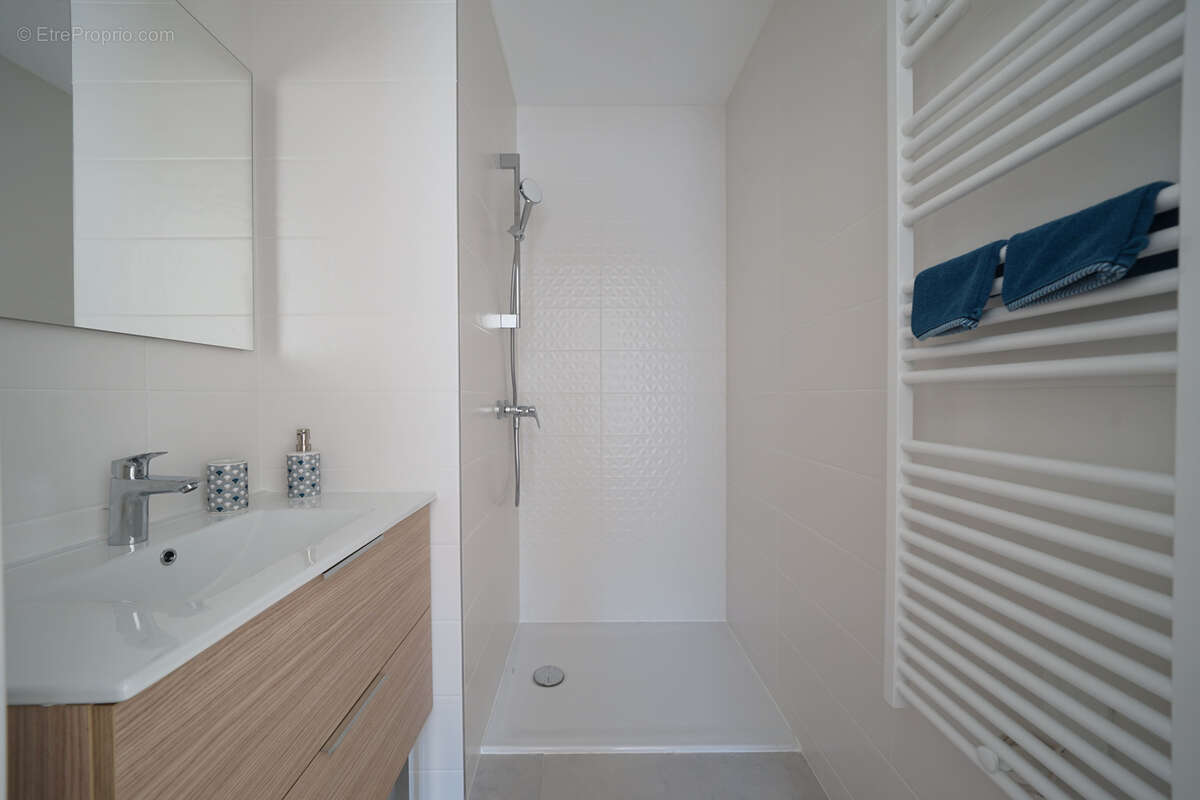 Appartement à SAINT-MARTIN-D'HERES