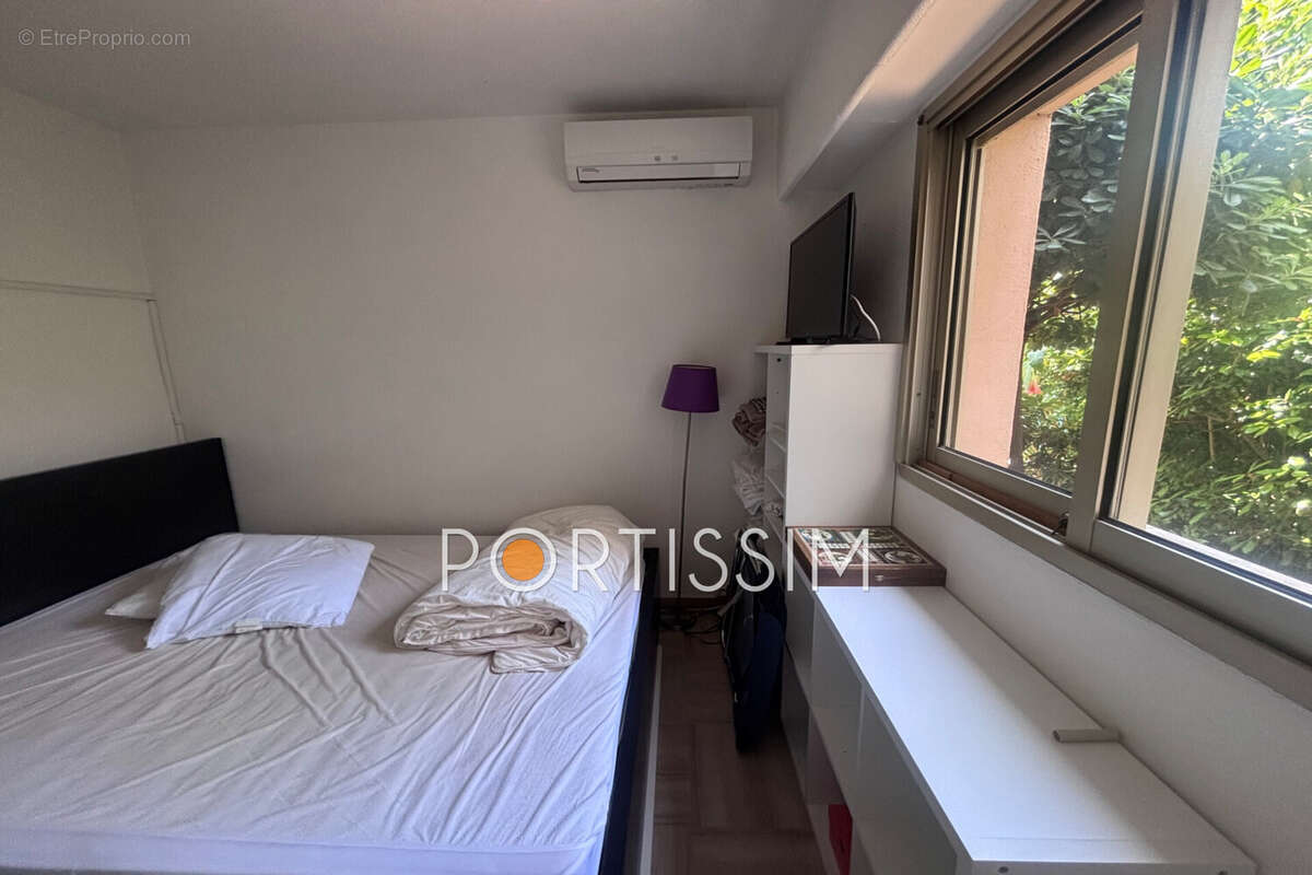 Appartement à SAINT-LAURENT-DU-VAR