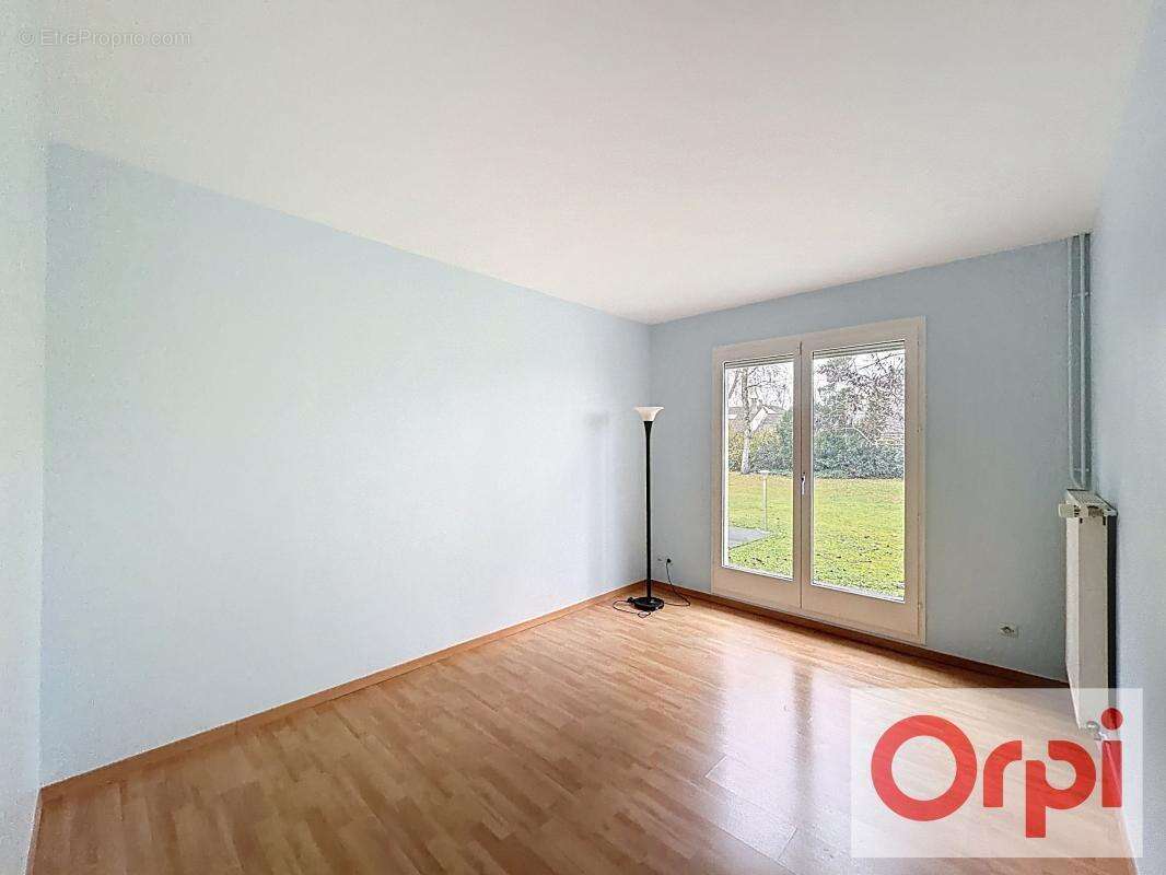 Maison à VOISINS-LE-BRETONNEUX