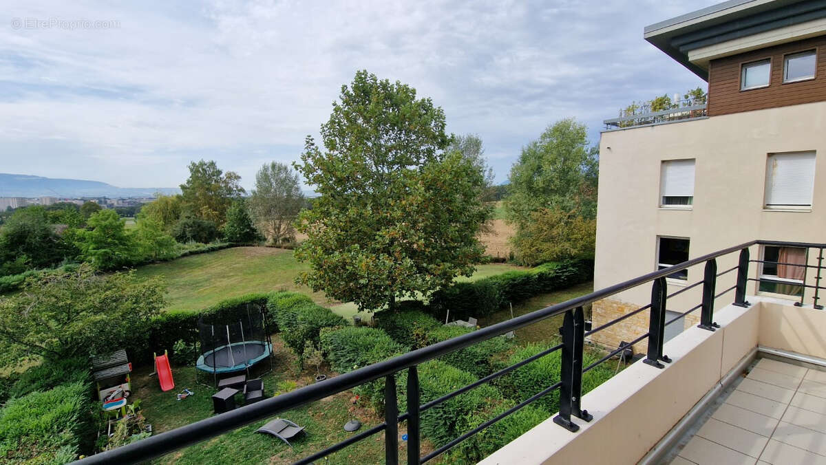 Appartement à PREVESSIN-MOENS