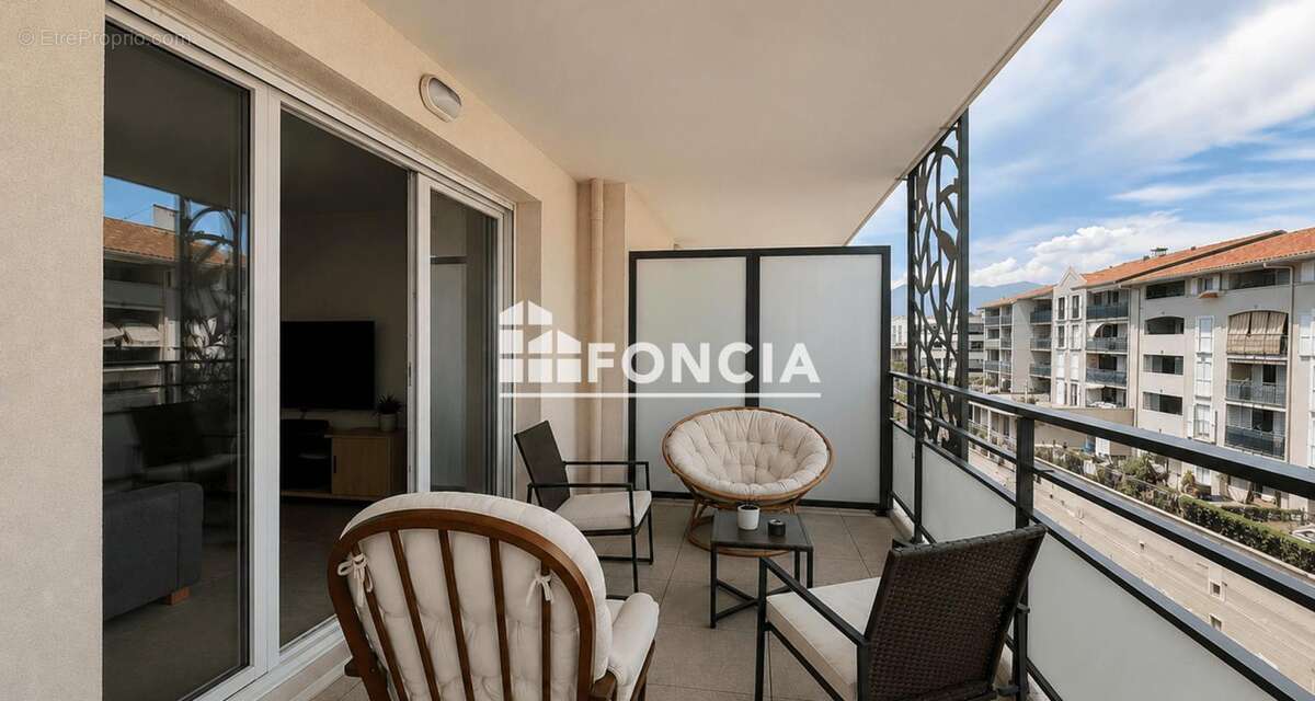 Cagnes-sur-Mer – Centre-ville – 3 pièces de 64,64 m²  – Terrasse de 12.37m² – Double parking - photo 2