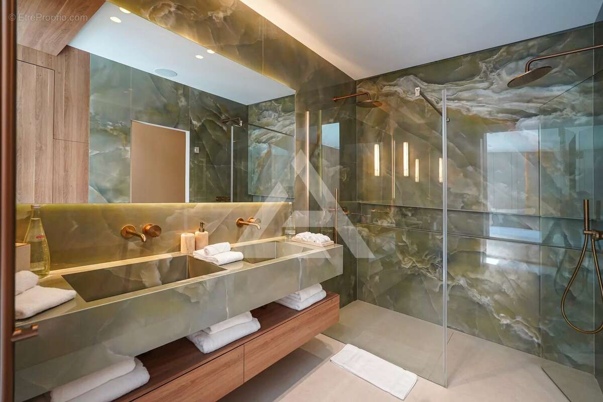 Cap martin - villa de prestige en deuxième ligne de mer, vue panoramique - 5 chambres - photo 17