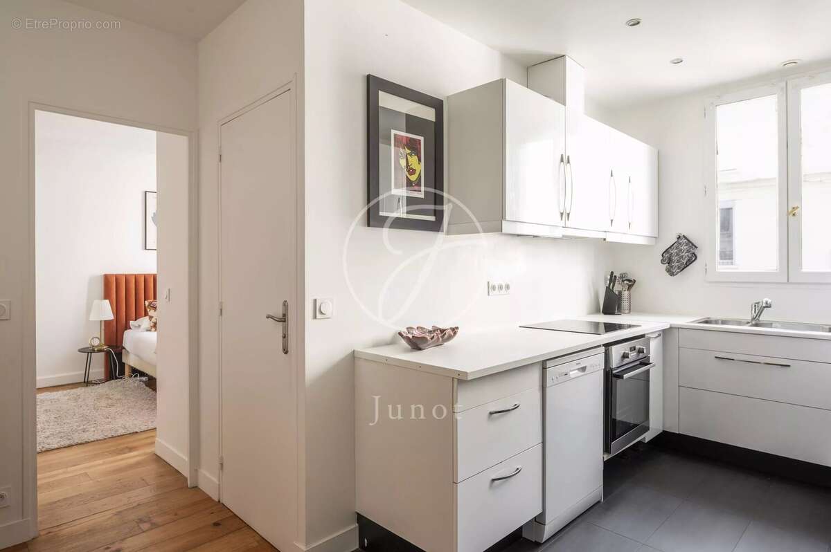 Appartement à PARIS-16E