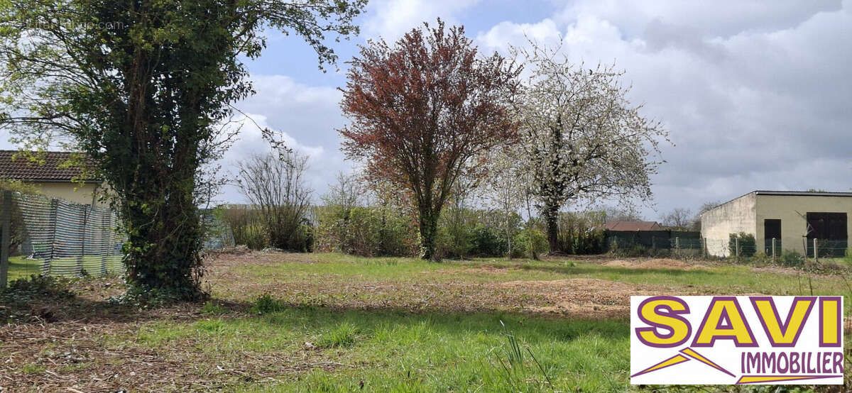 Terrain à GRISELLES