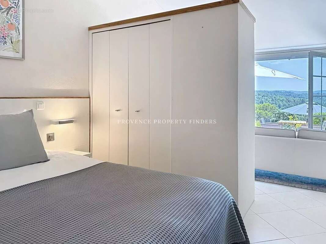 Maison à ENTRECASTEAUX