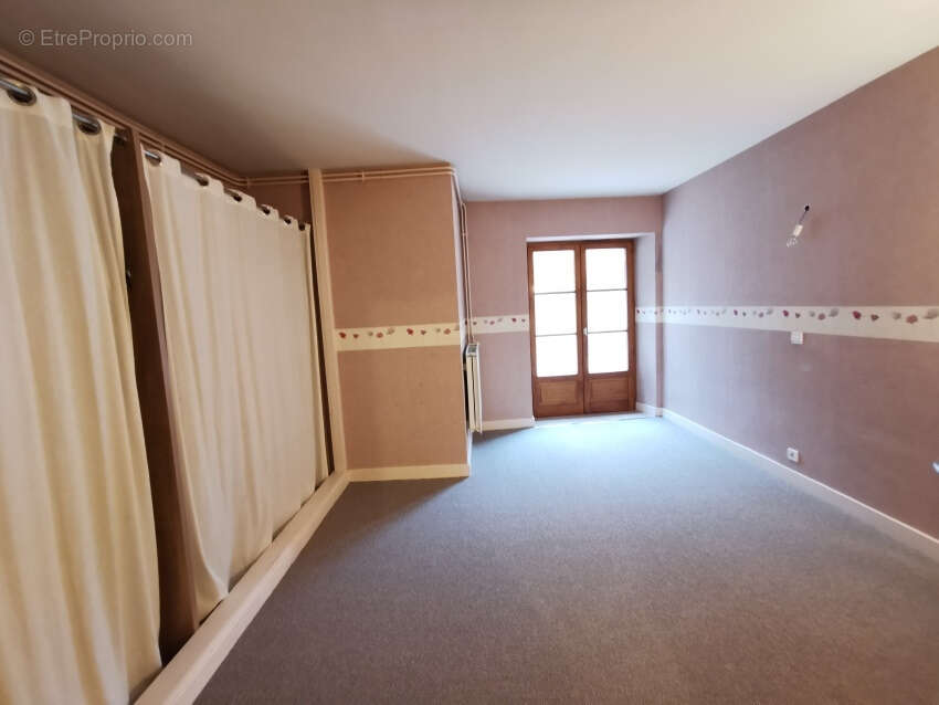 Maison à PONTAUMUR