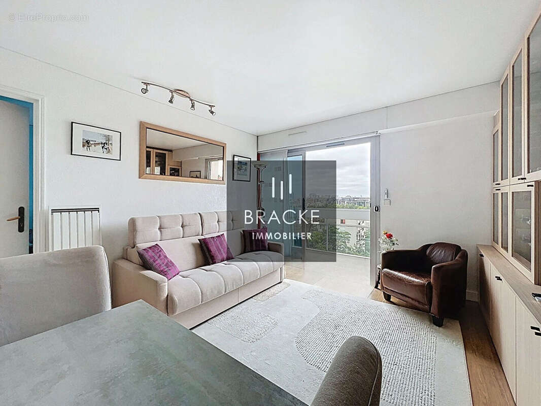 Appartement à COURBEVOIE
